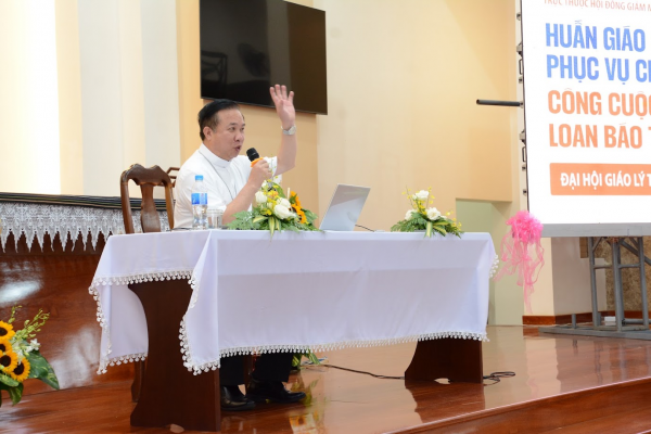 Đại hội Giáo lý Toàn quốc lần thứ VII ngày thứ III - Huấn giáo và gia đình trong nền văn hoá kỹ thuật số